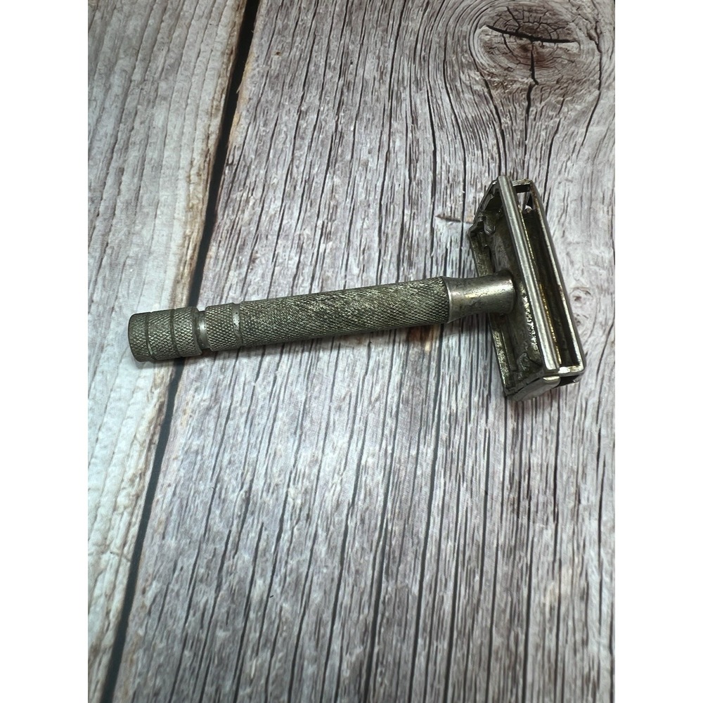 Gillette 40s Style Super Speed VTG DE Safety Razor TTO Notched Center No Date - Picture 3 of 7